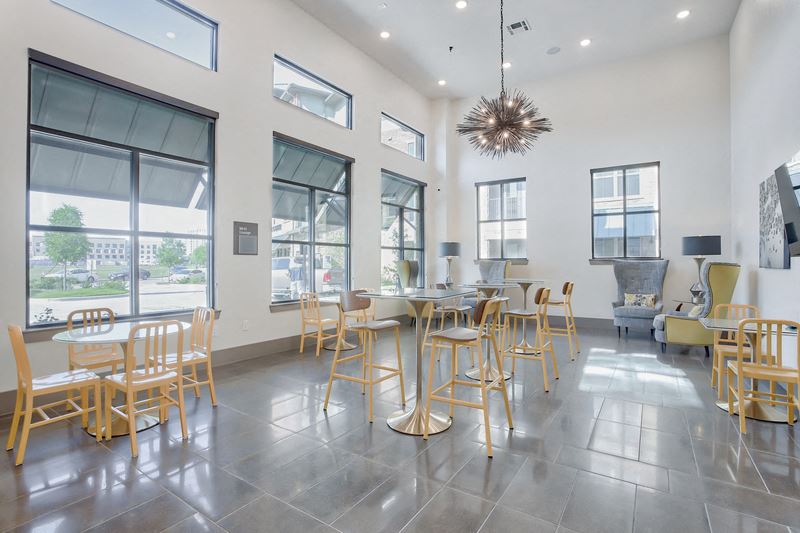 Lakeside Lofts Apartments, 11500 Lago Vista East, Farmers Branch, TX